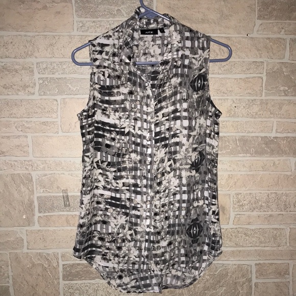Apt. 9 Tops - ✅Apt 9 Sleeveless Button Down Blouse